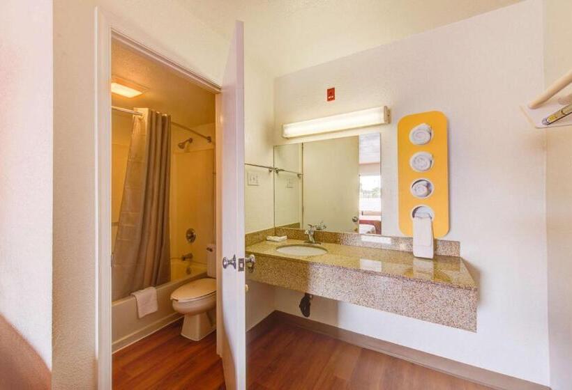 Номер Deluxe, Motel 6norfolk, Va