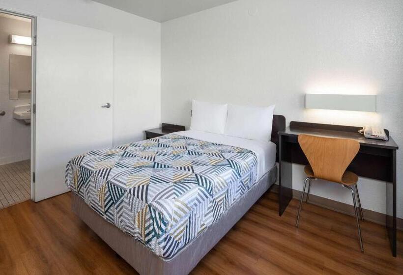 Номер Стандарт Адаптированный для Инвалидов, Motel 6 Santa Barbara, Ca   State Street