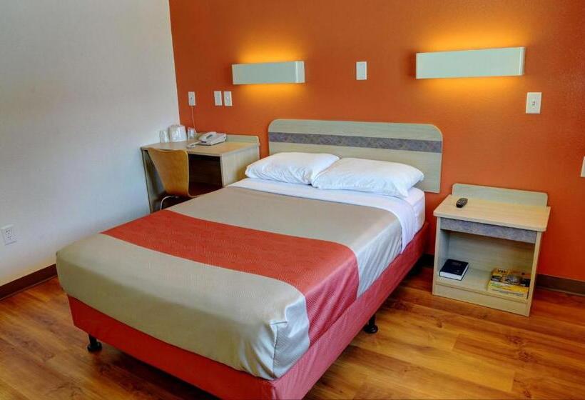 חדר סטנדרט מותאם לאדם עם מוגבלויות, Motel 6slidell, La  New Orleans