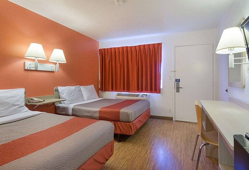 اتاق لوکس, Motel 6topeka, Ks  Northwest