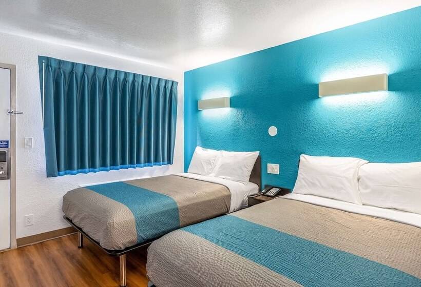 חדר סטנדרט שתי מיטות זוגיות, Motel 6valdosta, Ga  University