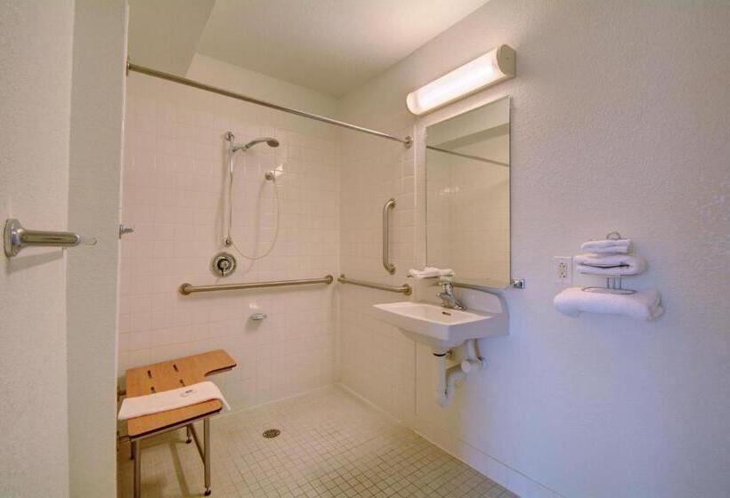 장애인을 위한 스탠다드 룸, Motel 6wethersfield, Ct  Hartford
