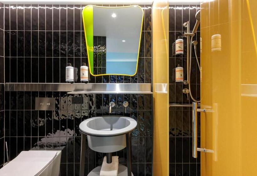 Номер Стандартный Кровать Куин, Adge Hotel And Residences