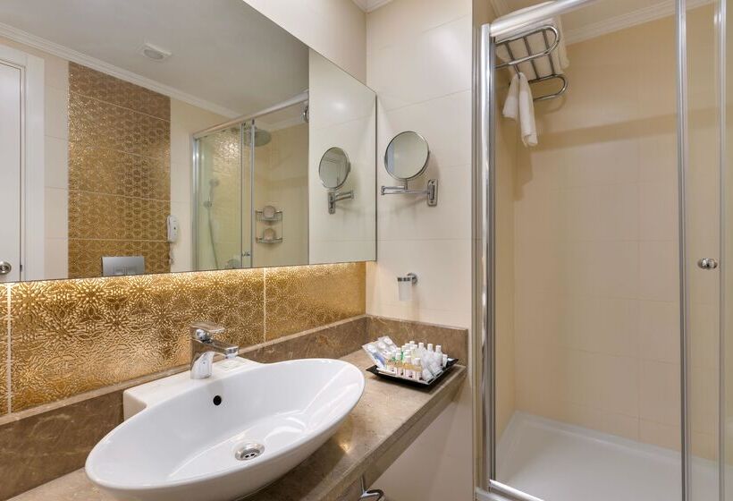 Номер Стандарт Боковой Вид на Море, Kirman Belazur  Resort & Spa