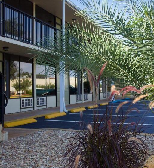Номер Стандарт, At Home Inn  Fort Pierce