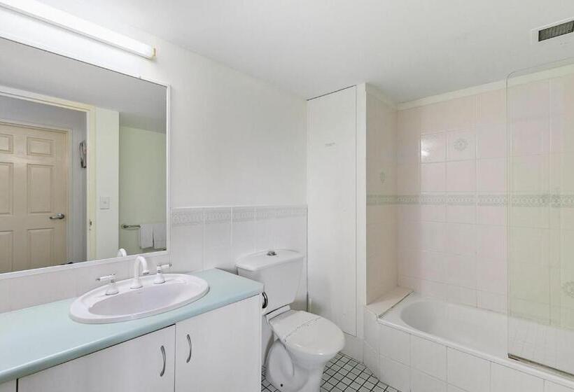 Апартаменты 2 Спальни, White Crest Apartments