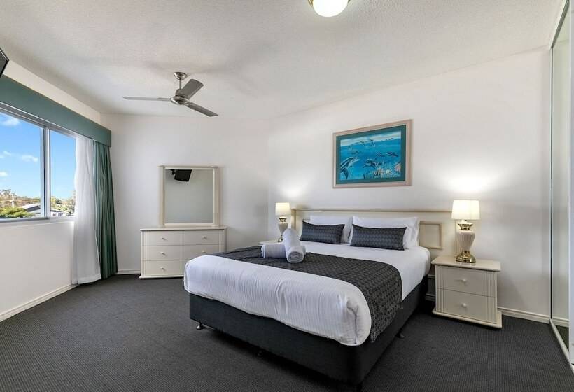 Апартаменты 2 Спальни, White Crest Apartments