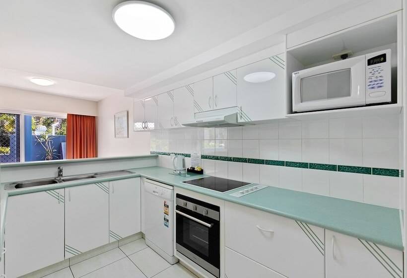 Апартаменты 3 Спальни Вид на Бассейн, White Crest Apartments