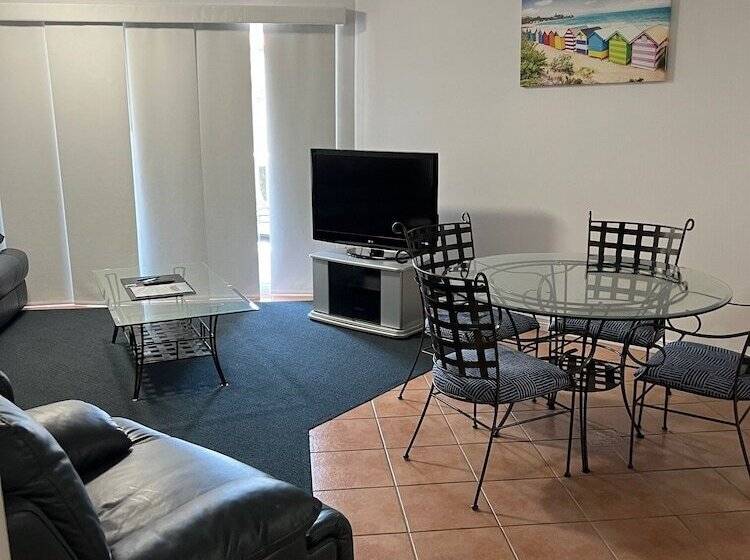 Апартаменты Superior 2 Спальни, White Crest Apartments