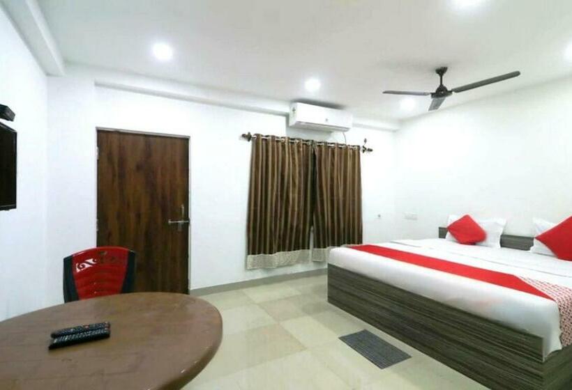 غرفة ديلوكس, Staymaker Gharana Resort