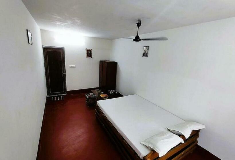 غرفة إقتصادية, Staymaker Gharana Resort