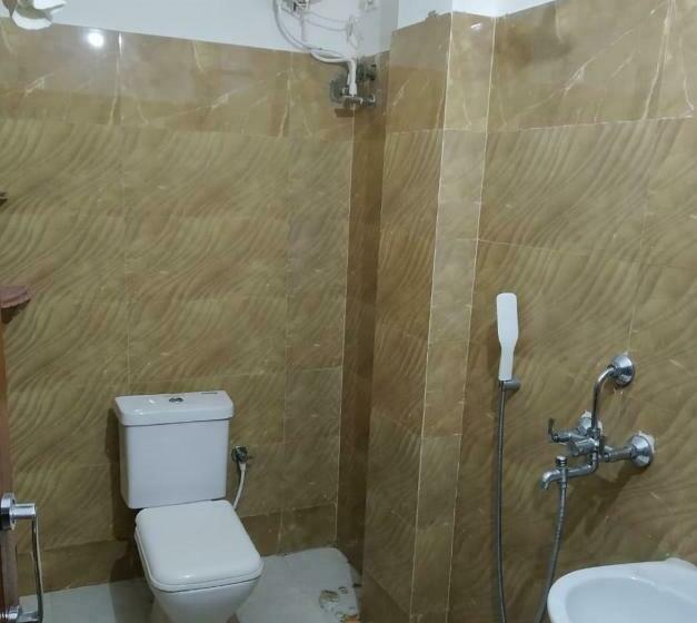 غرفة ديلوكس رباعية, Staymaker Gharana Resort
