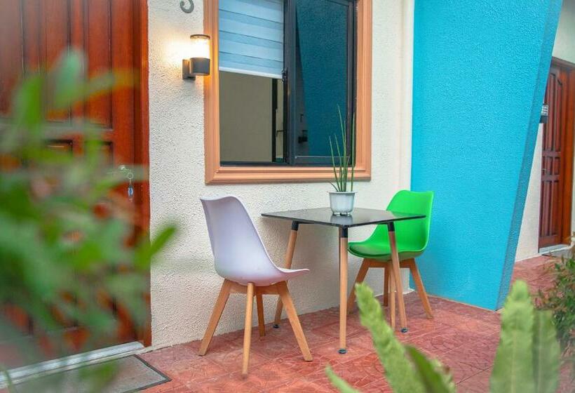 اتاق استاندارد, Blue Moon Inn