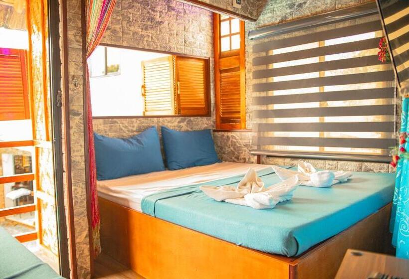 Четырехместный Номер Economy, Blue Moon Inn