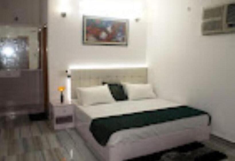 غرفة ديلوكس, Ds Residency Varanasi Prime Location Parking