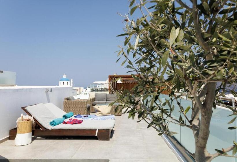 سوییت با چشم‌انداز دریا, The Museum Project Oia