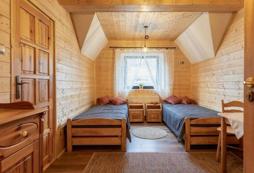 Quarto Triplo Estandar, Pustelnia Wodza