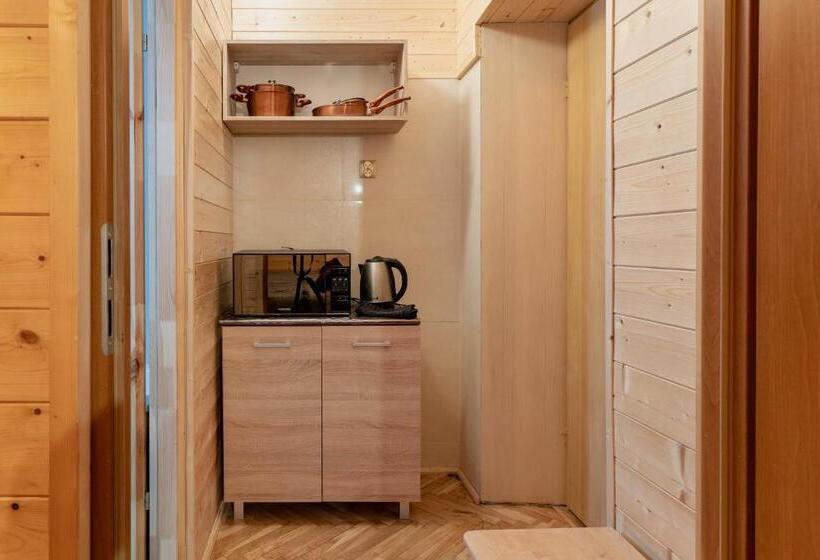 Quarto Triplo Estandar, Pustelnia Wodza