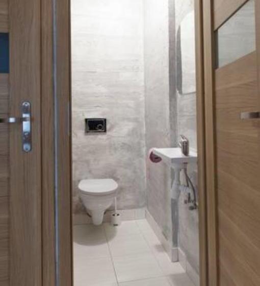 اتاق چهار تخته با دستشویی مشترک, Hostel Radom
