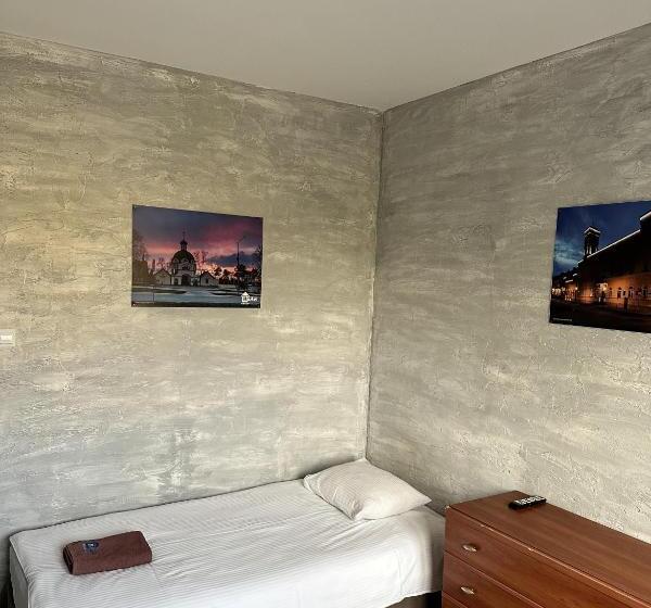 اتاق استاندارد با سرویس بهداشتی مشترک, Hostel Radom