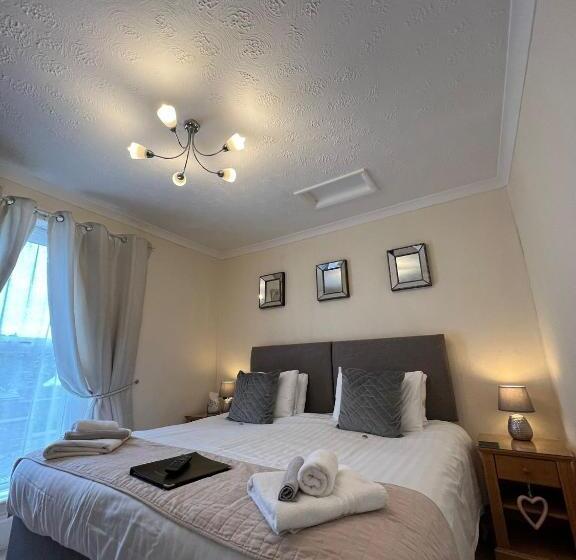 Номер Стандарт, Abbey House B & B