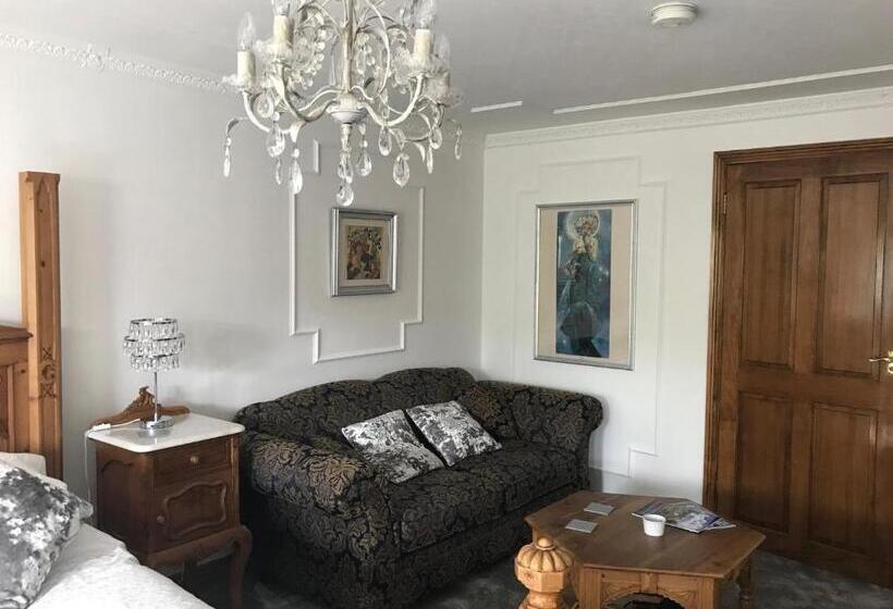 سوییت جونیور, Koala Cottage