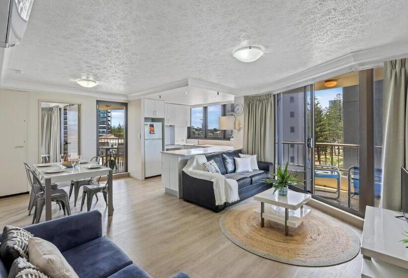 Апартаменты 2 Спальни Боковой Вид на Море, Boulevard North Holiday Apartments