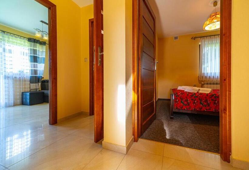 Люкс Повышенной Комфортности, Apartamenty I Pokoje W Willi Na Ubocy