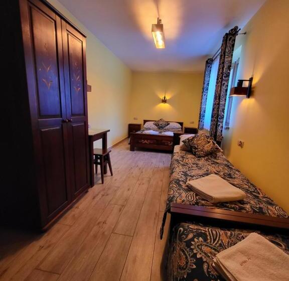 Люкс Повышенной Комфортности, Apartamenty I Pokoje W Willi Na Ubocy