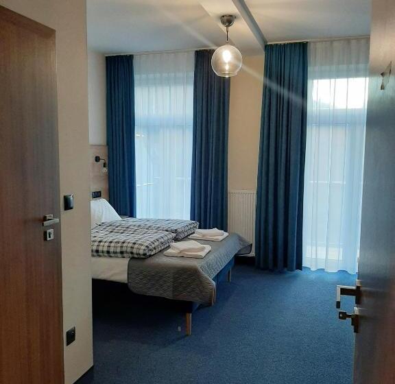 Quarto Deluxe com Sacada, Narciarski Dworek