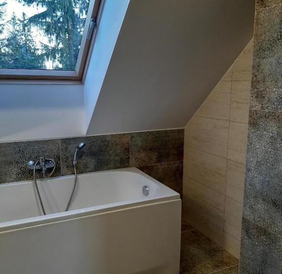 Quarto Deluxe, Narciarski Dworek