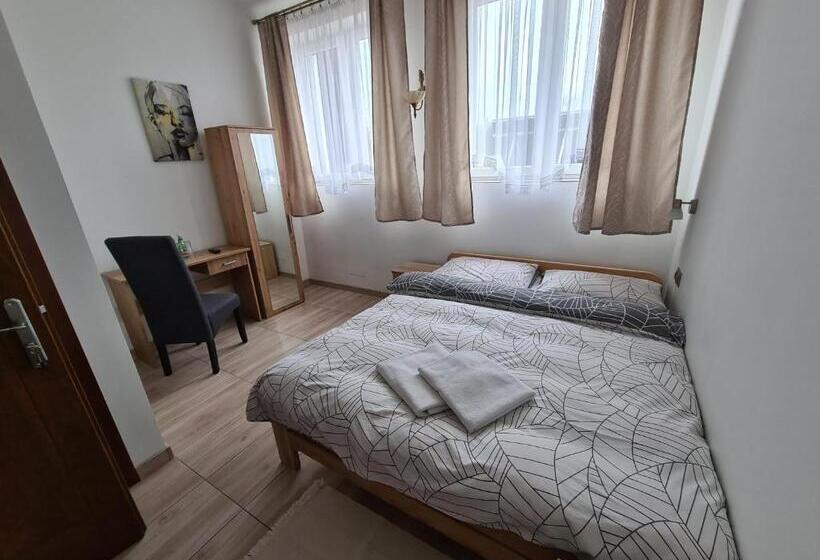 スタンダードルーム, Motel I Restauracja Pod Basztą