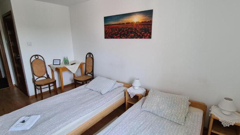 スタンダードルーム, Motel I Restauracja Pod Basztą