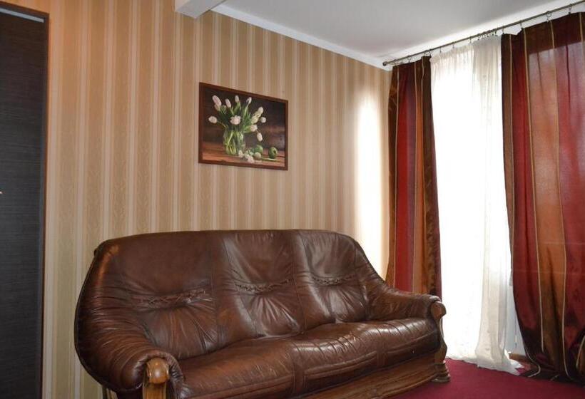 Quarto Estandar, Noclegi Capitto