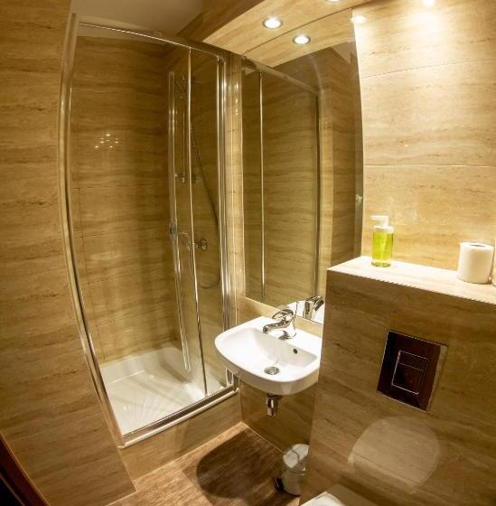 Quarto Triplo Estandar, Kamionki