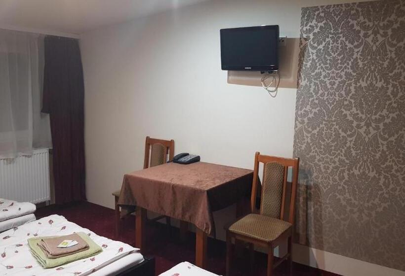 Quarto Triplo Estandar, Kamionki
