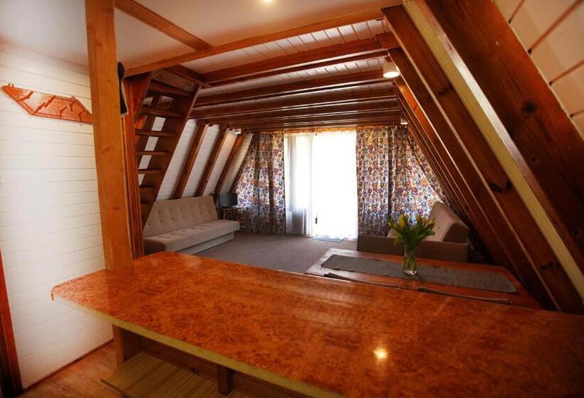 کلبه ییلاقی, Połoniny Resort