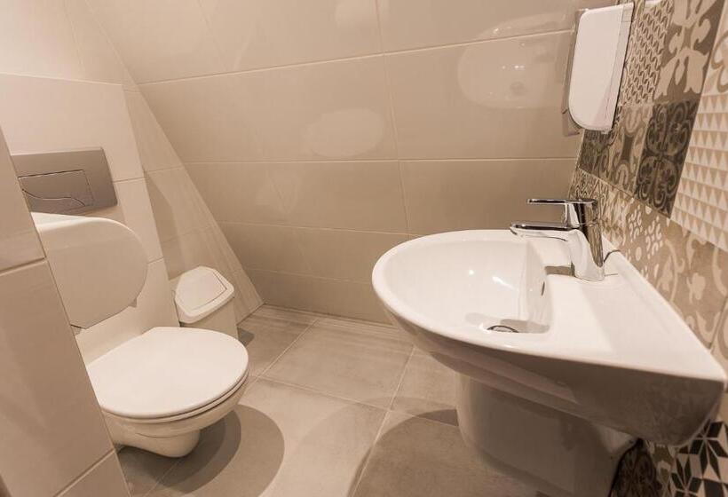 اتاق استاندارد چهار تخته, Połoniny Resort