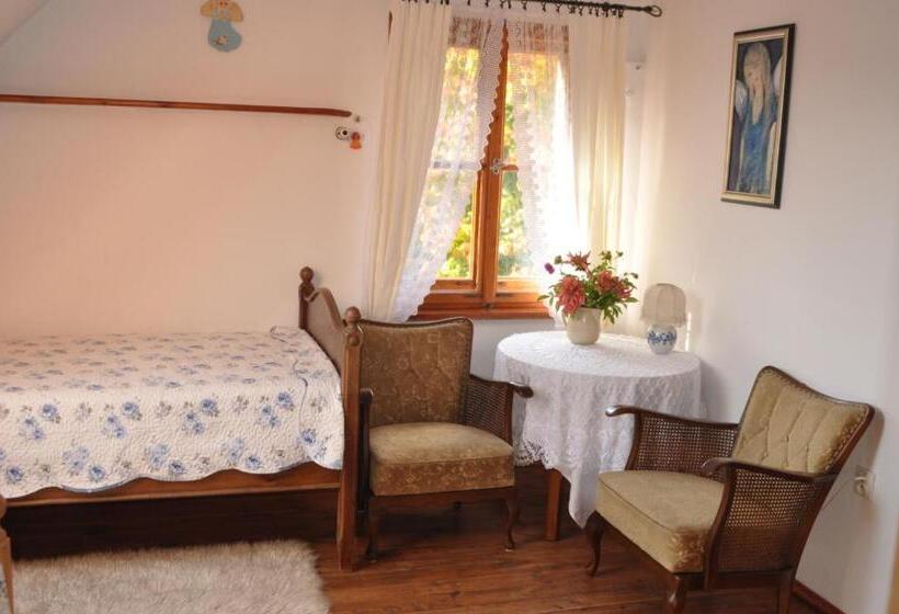 اتاق استاندارد چهار تخته, Villa Nostalgia