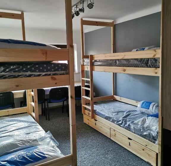 Кровать в Общей Комнате, For Rest Hostel