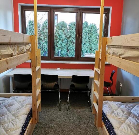 Кровать в Общей Комнате, For Rest Hostel
