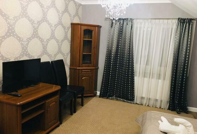 Четырехместный номер Премиум, Hostel Lagoya Z Restauracją