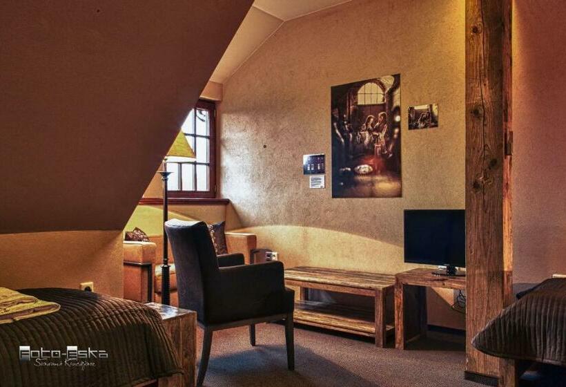 Quarto Triplo Estandar, Centrum Konferencyjne Zamek
