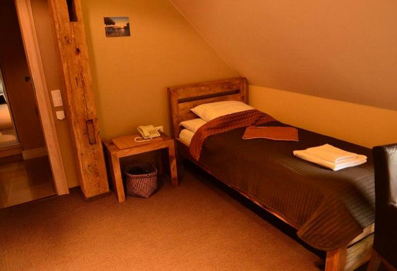 Quarto Triplo Estandar, Centrum Konferencyjne Zamek