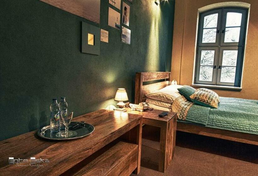 Quarto Estandar, Centrum Konferencyjne Zamek