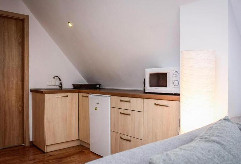 آپارتمان 1 خوابه, Dom Na Klonowym Wzgórzu