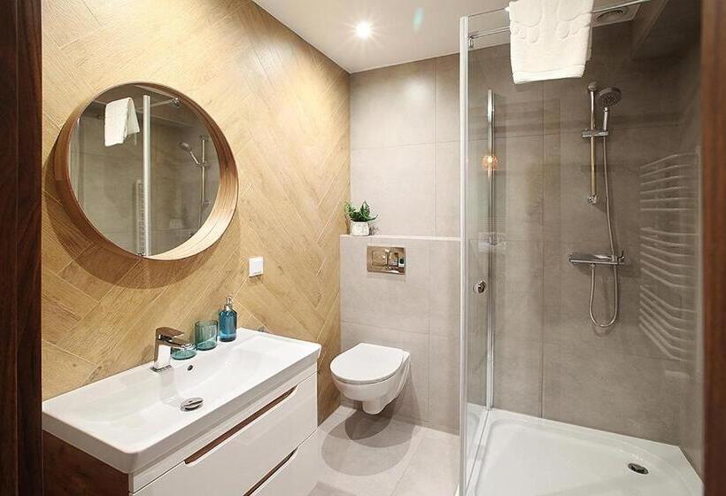 آپارتمان 2 خوابه, Dom Na Klonowym Wzgórzu