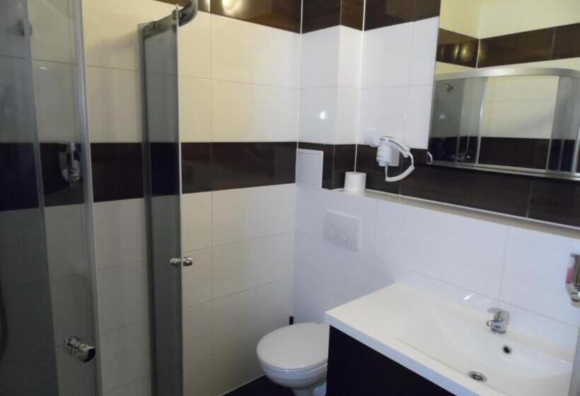 Номер Стандарт Трехместный, Hostel Dv Morski   Z Prywatnymi łazienkami