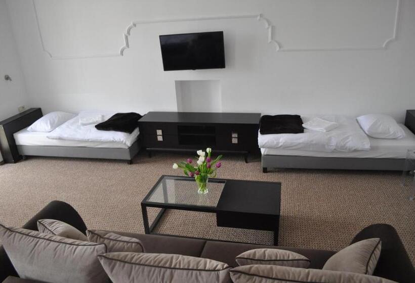 اتاق استاندارد چهار تخته, Operahostel