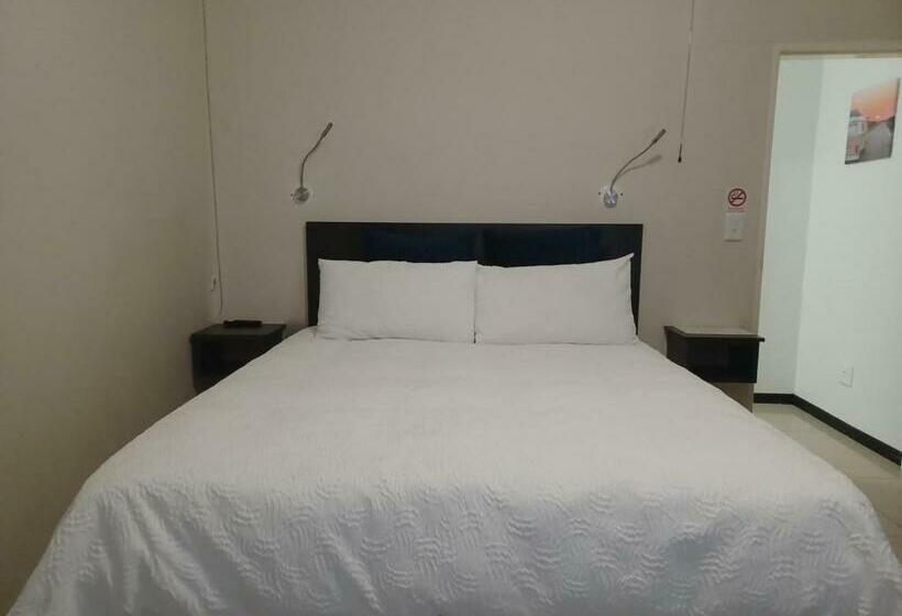 اتاق استاندارد با چشم‌انداز باغ, Carlo S Boutique Guesthouse